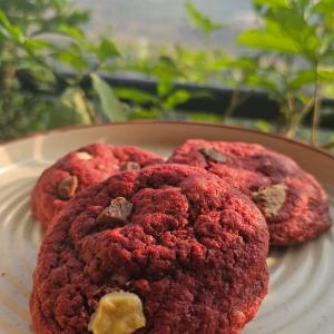 Red Velvet Stuffed Cookies